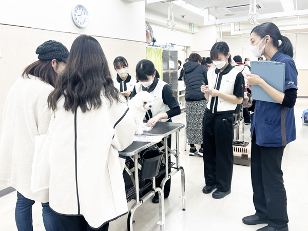 1年生、接客の勉強が始まりました！